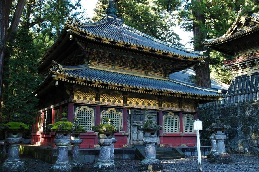 Tokyo: Nikko Private Day Tour with English Speaking Driver - Narabi Jizo, a small and atmospheric stop