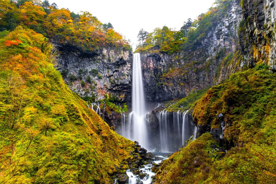 Tokyo: Nikko Toshogu Shrine and Kegon Waterfall Tour - Shinkyo Bridge and the entrance to sacred Nikko