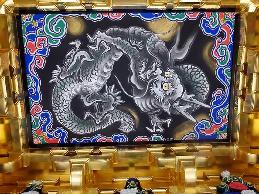 Tokyo: Nikko Toshogu Shrine and Kegon Waterfall Tour - Toshogu Shrine, where decoration tells the story