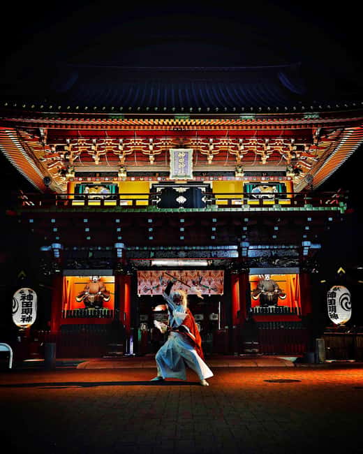 Tokyo: Samurai Entertainment Night Show in Kanda Shrine - Arriving at Kanda Myojin after dark