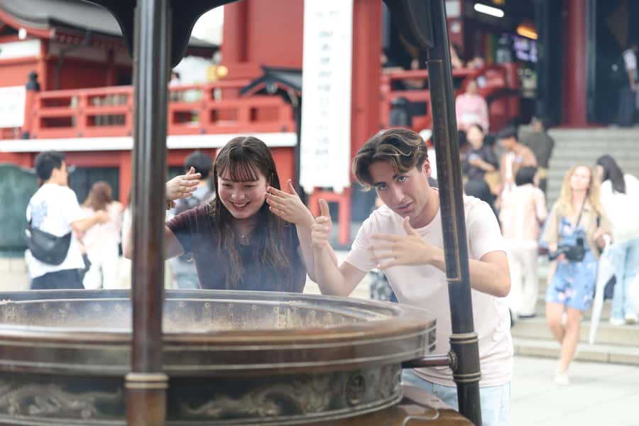 Tokyo: Sensoji Temple & Street Food: Private Tour with guide - Sensoji Temple and the Edo-Period Setting
