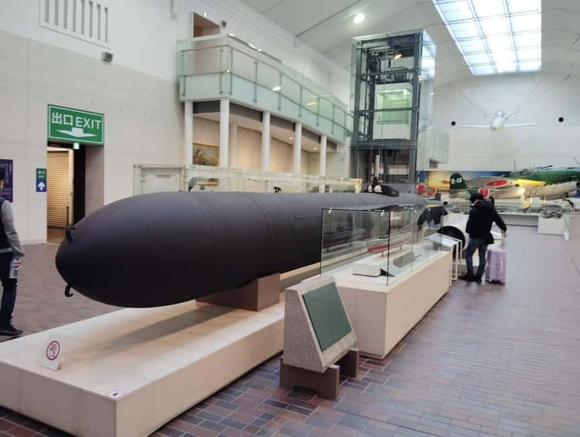 Tokyo War History Tour: Yasukuni Shrine & War Museum - The extended walk to Chidorigafuchi