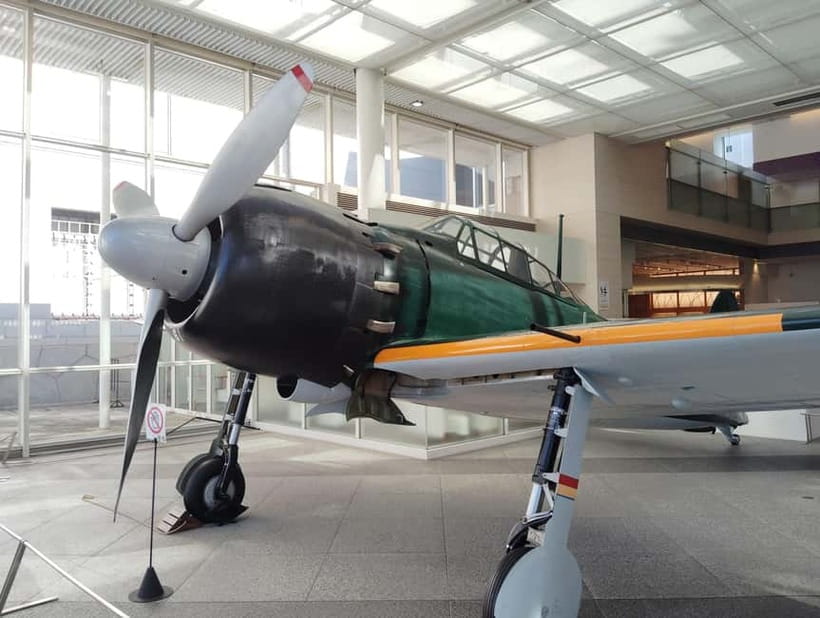 Tokyo War History Tour: Yasukuni Shrine & War Museum - What you get from a private guide