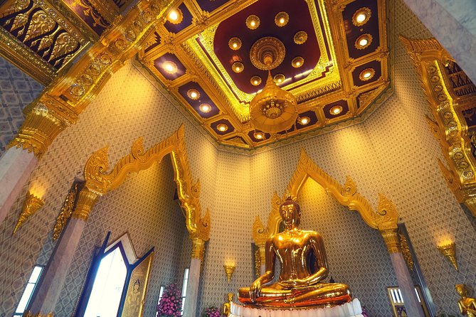 Top 3 Must-see Temples in Bangkok Private Tour [Optional Luxury] - The route past Chinatown and Dusit sights