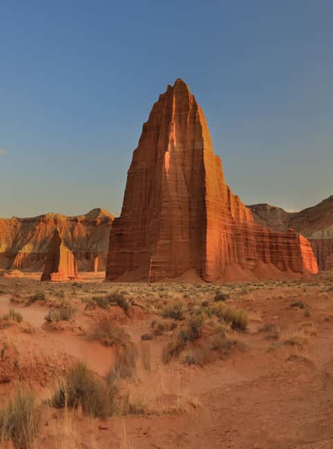 Torrey: Capitol Reef Temples of the Sun & Moon Private Tour - The Temple of the Moon and the route between the two