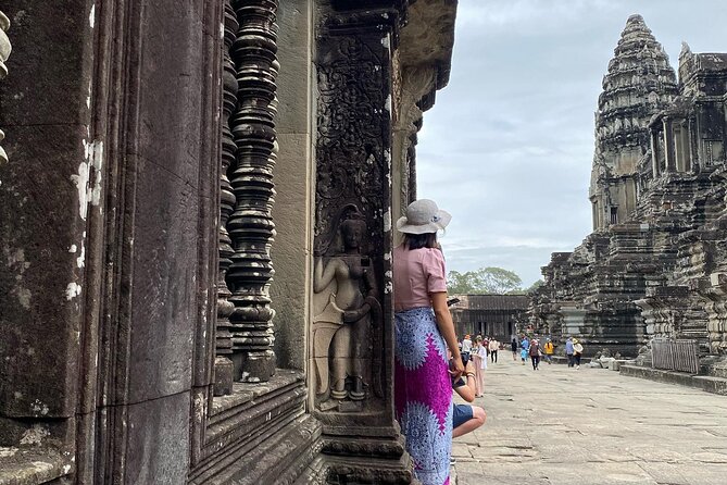 Two Days Angkor Wat Park-Beng Mealea and Kampong Phluk Village - Banteay Srei and the finest carved detail