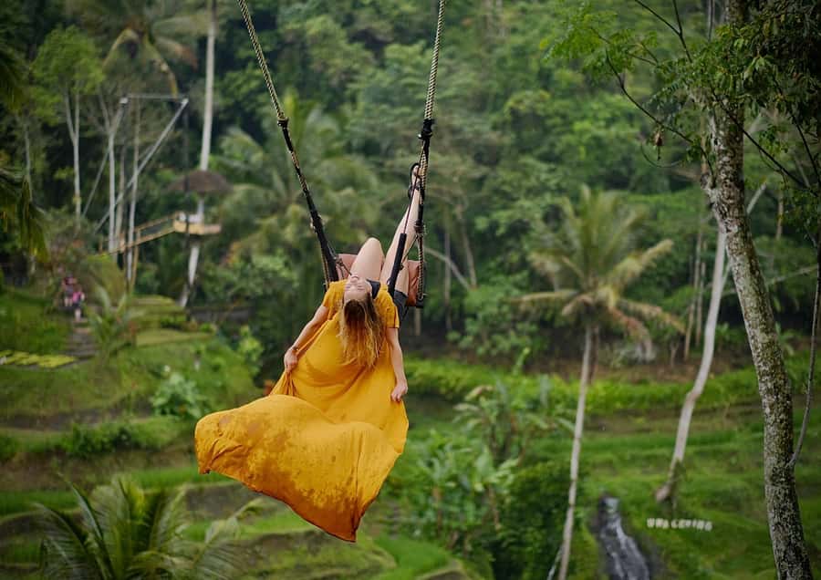 Ubud: Rice Terrace, Holy Water Temple & Waterfalls Trek Tour - How to prepare for the temple and waterfalls