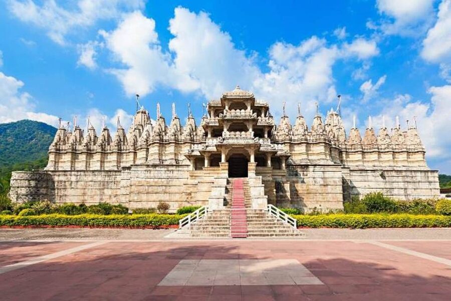Udaipur: Transfer to Jodhpur via Ranakpur & Kumbhalgarh Fort - Kumbhalgarh Fort and its hilltop setting