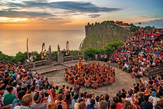 Uluwatu Sunset, Kecak Dance, and Dinner Jimbaran Beach - Who should book this experience?
