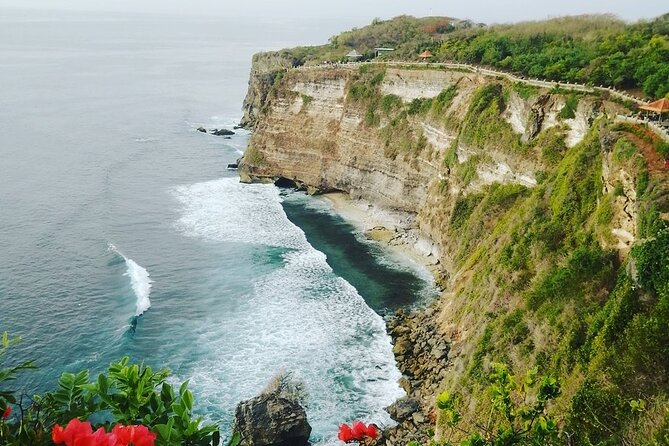 Uluwatu Sunset, Kecak Dance and Jimbaran Seafood Dinner - The Kecak and Fire Dance is the evening highlight