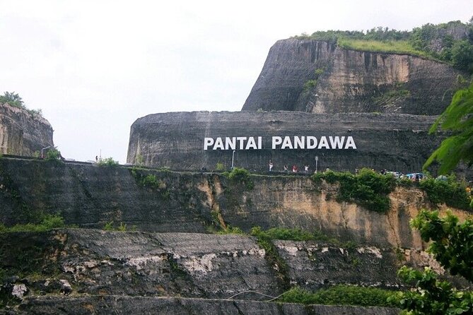 Uluwatu Temple, Beaches and Southern Bali Tour - Uluwatu Temple above the Indian Ocean