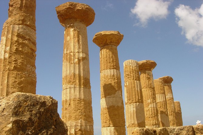 Valley of the Temples and Villa Romana del Casale Day Trip from Taormina - Transport, group size, and the shape of the day