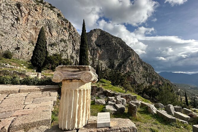Visit Delphi & Meteora Monasteries Luxury Private Tour FromAthens - Why combine Delphi and Meteora in one long day?