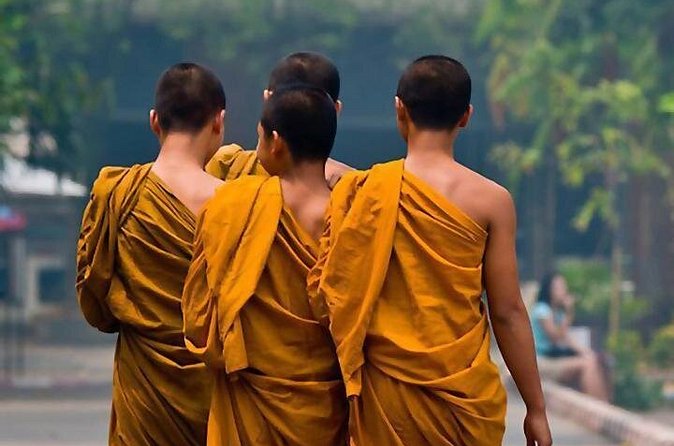 Visit temples in and around Bangkok with a former monk of 10 years - Local shrines and special-interest stops