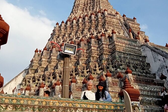 Visit Wat Pho and Wat Arun with Local Expert - Wat Pho and the 46-metre Reclining Buddha