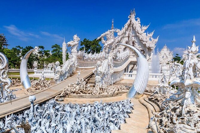 White, Red/Black and Blue Temples Full Day Trip From Chiang Mai - The Karen Long-neck visit requires a personal choice