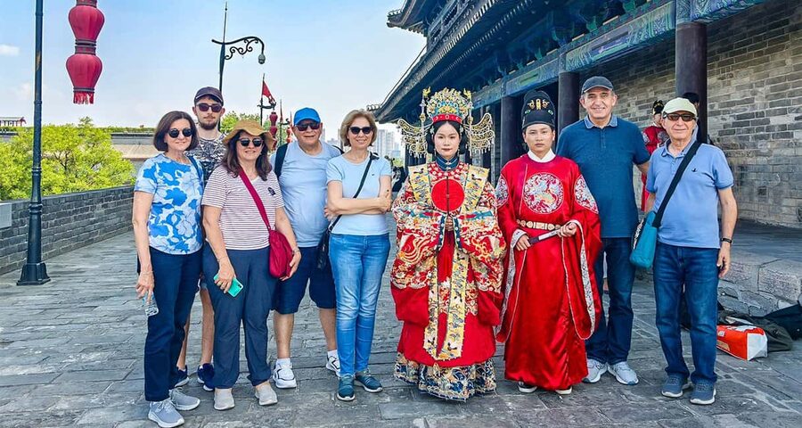 Xi'an: Terracotta Army, Lunch, City Wall, Pagoda, Bazaar - Why the Terracotta Army deserves the morning