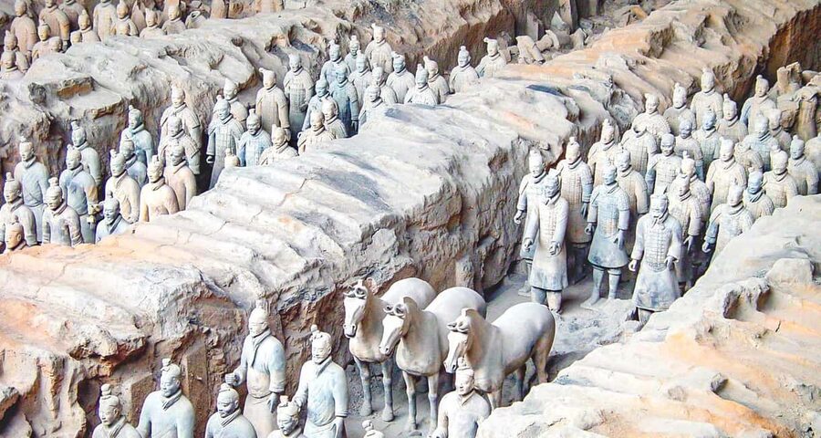 Xi'an: Terracotta Army, Lunch, City Wall, Pagoda, Bazaar - A brief look at the Muslim Quarter