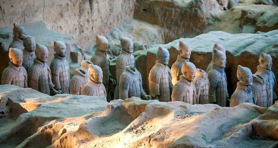 Xi'an: Terracotta Army, Lunch, City Wall, Pagoda, Bazaar - Timing, walking, and practical comfort