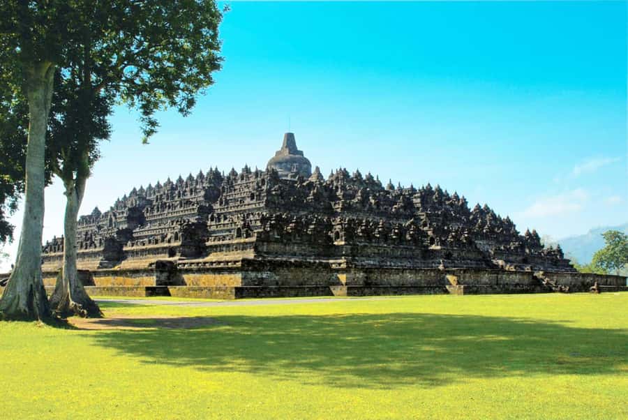 Yogyakarta: Borobudur 5-hour Tour with Climb-up & Transfers - Why Borobudur deserves the time