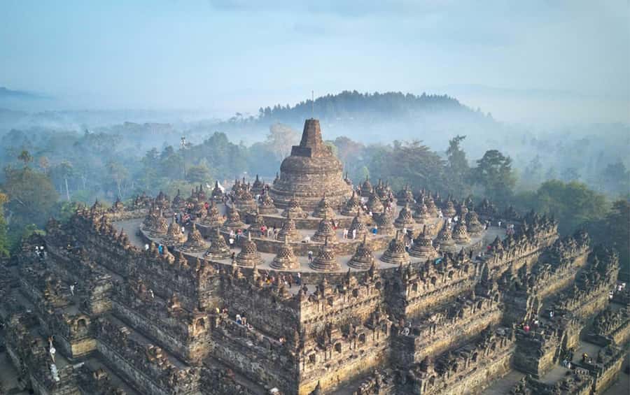 Yogyakarta: Borobudur 5-hour Tour with Climb-up & Transfers - Getting into Borobudur without the usual fuss