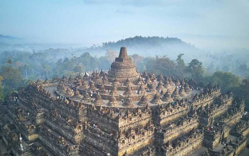Yogyakarta: Borobudur 5-hour Tour with Climb-up & Transfers - Why the top climb changes the visit