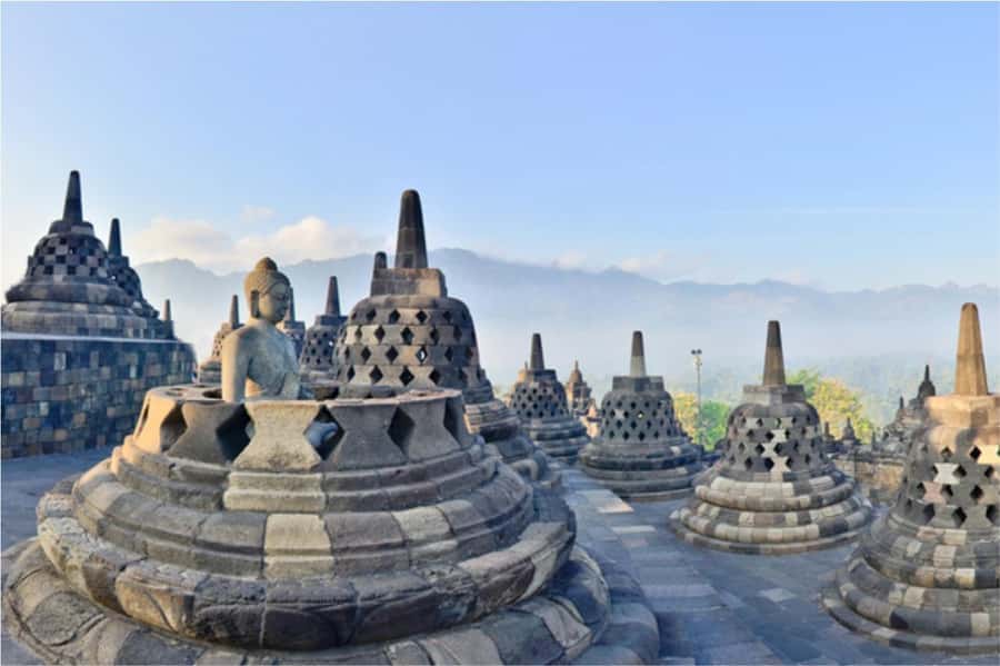 Yogyakarta: Borobudur 5-hour Tour with Climb-up & Transfers - The drive from Yogyakarta to the temple
