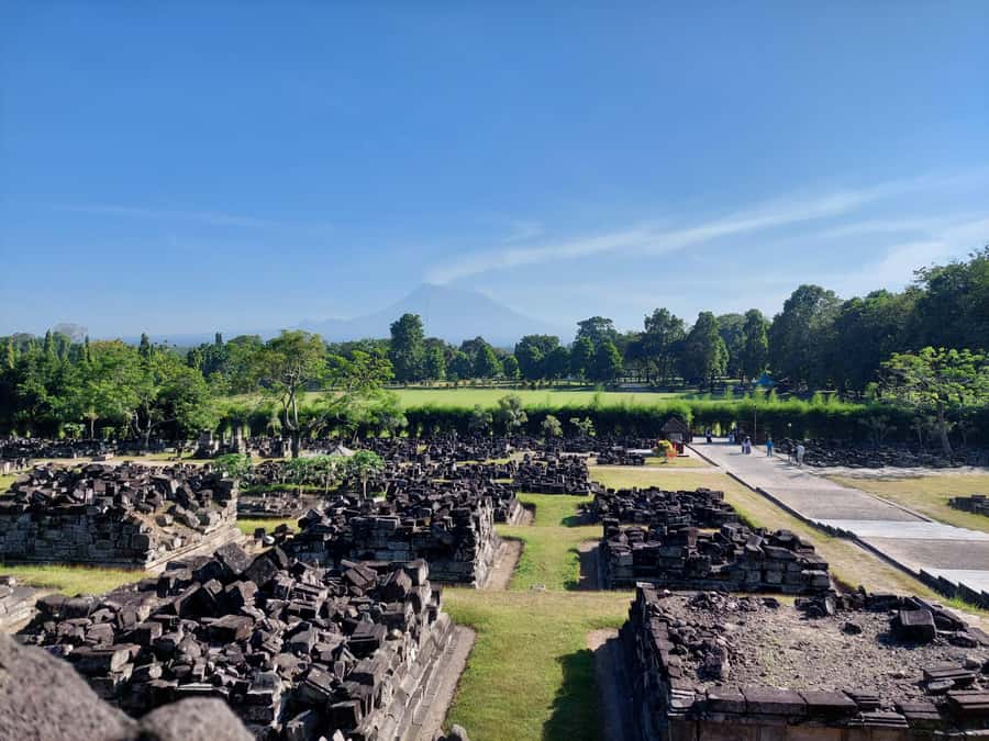 Yogyakarta: Borobudur and Prambanan Private Tour - Is $132 good value?