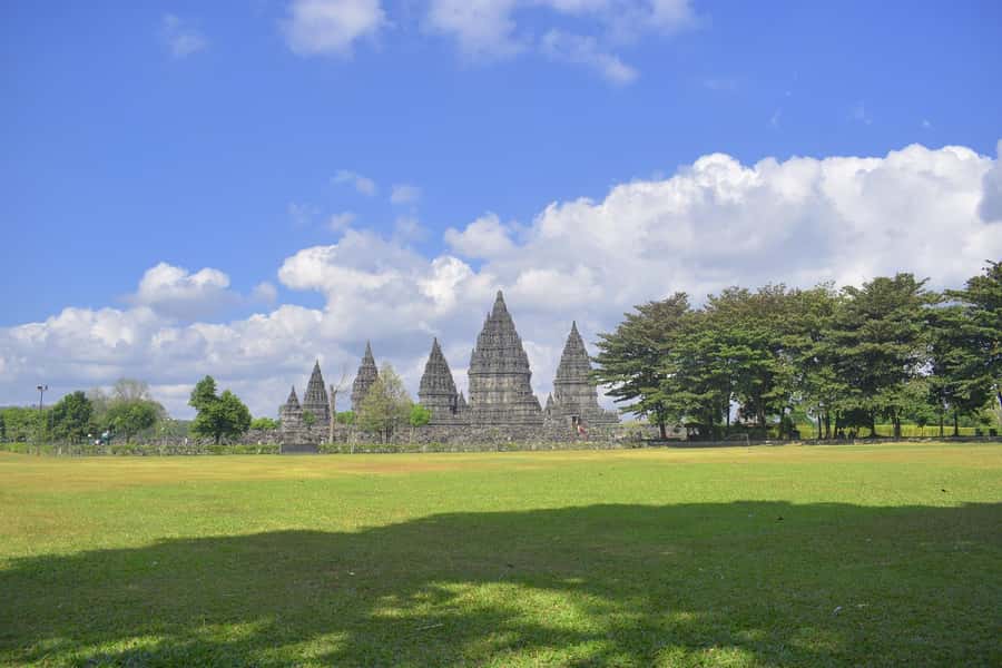 Yogyakarta: Borobudur Climb Top & Prambanan, Ticket Include - Who will get the most from this tour?