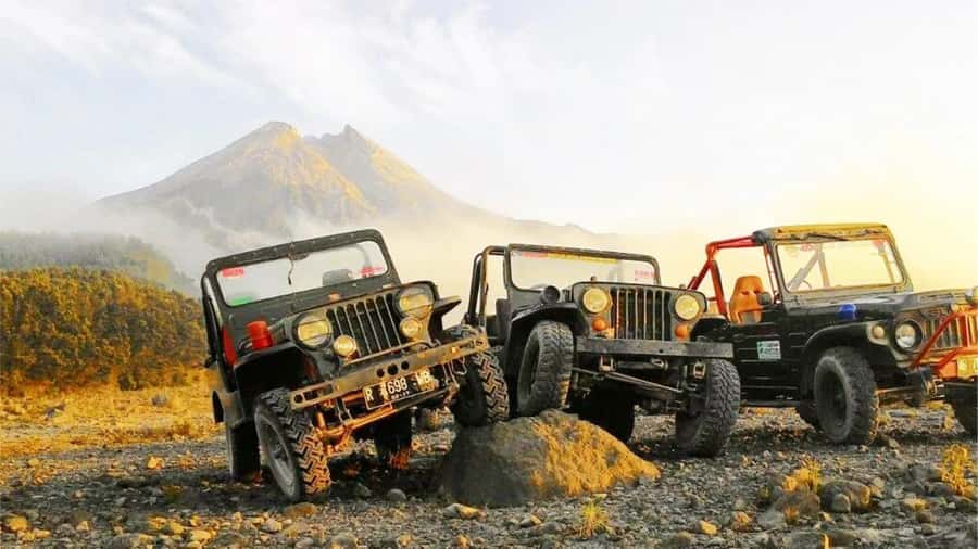 Yogyakarta: Borobudur, Mt. Merapi, Prambanan & Ramayana Tour - Guides, driving, and flexibility