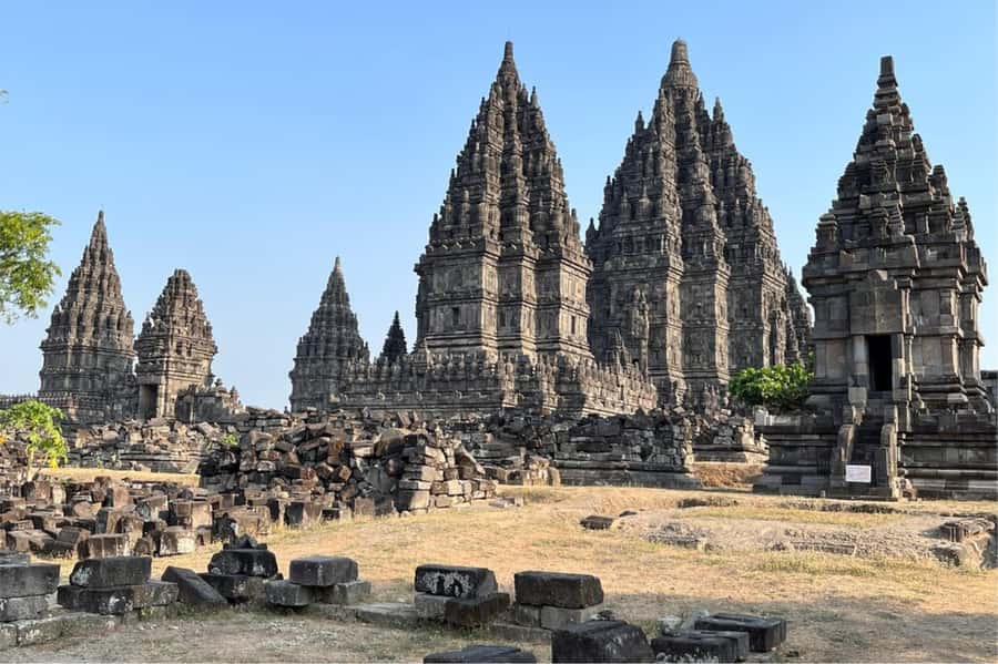 Yogyakarta: Borobudur Sunrise (Climb-up Assured) & Prambanan - Who should book this tour?