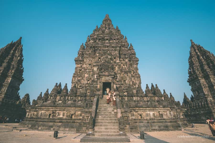 Yogyakarta: Borobudur sunrise(guarantee climb up)& Prambanan - Exploring Prambanan’s tall Hindu shrines