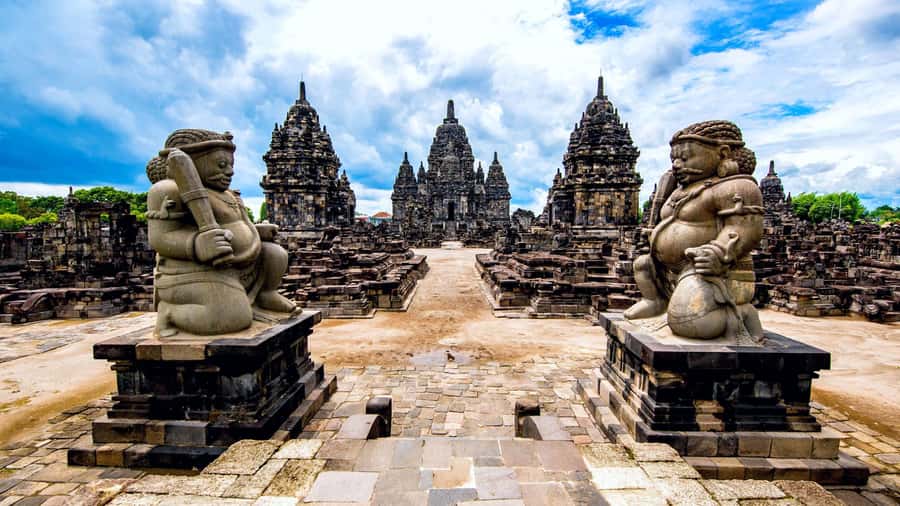 Yogyakarta: Borobudur sunrise(guarantee climb up)& Prambanan - Is $60 good value?