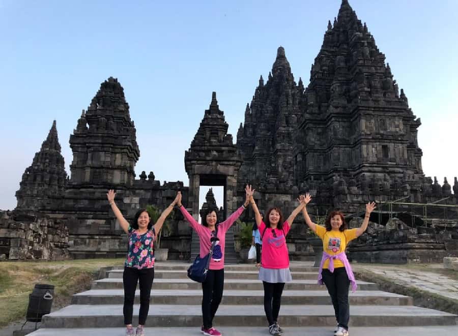 Yogyakarta: Borobudur Sunrise & Prambanan ClimbUp Guarantee - What the $111 price covers