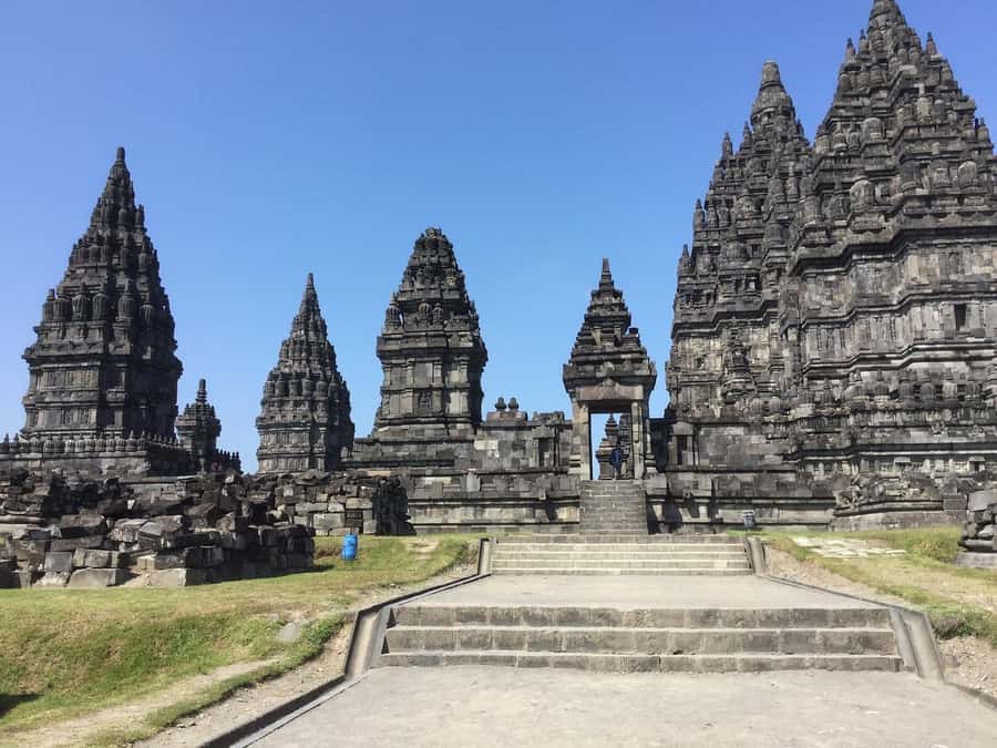 Yogyakarta: Borobudur sunset(guarantee climb up) & Prambanan - Key points to know before booking