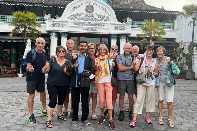 Yogyakarta: Borobudur Top Access & Prambanan Temple Private Tour - The private car is the strongest part of the arrangement