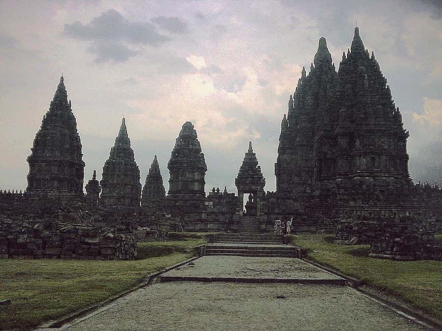 Yogyakarta : prambanan temple sunset with expert local guide - From your Yogyakarta hotel to the temple