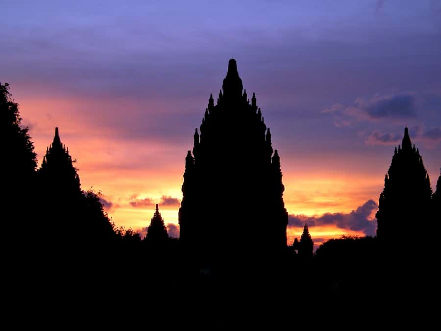 Yogyakarta : prambanan temple sunset with expert local guide - Seeing Prambanan on foot, by bicycle, or electric car